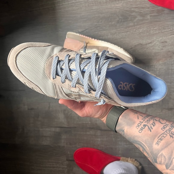 ASICS - Picture 5 of 5